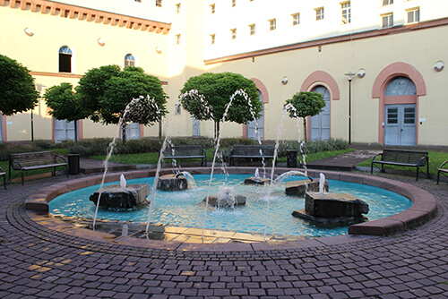 Brunnenanlagen, Wasserspiele, Springbrunnen